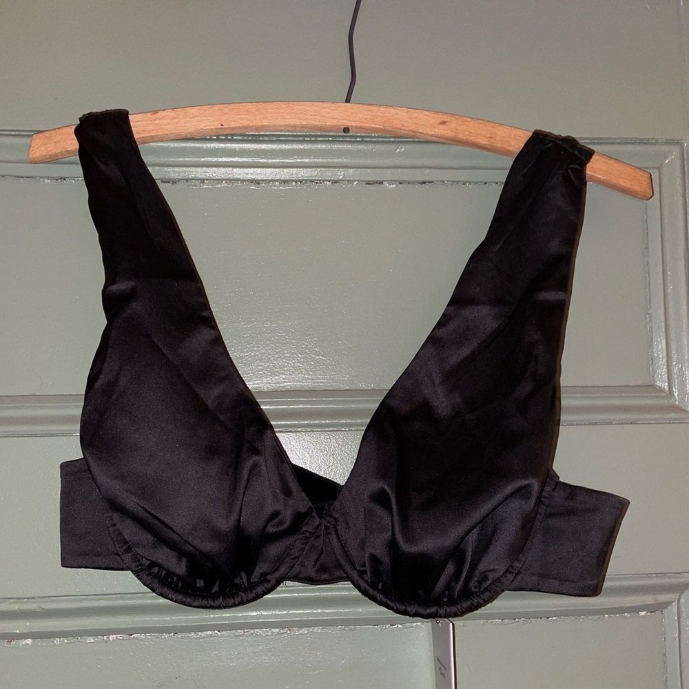 NWT WeWoreWhat V neck Underwire Top